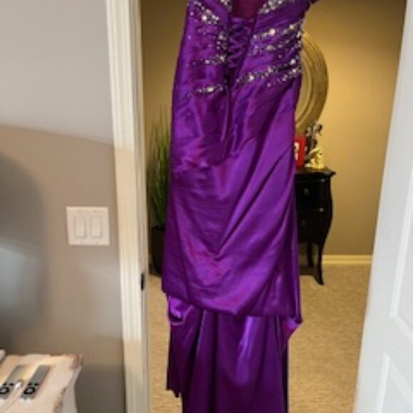 Formal Gown - Picture 2 of 4